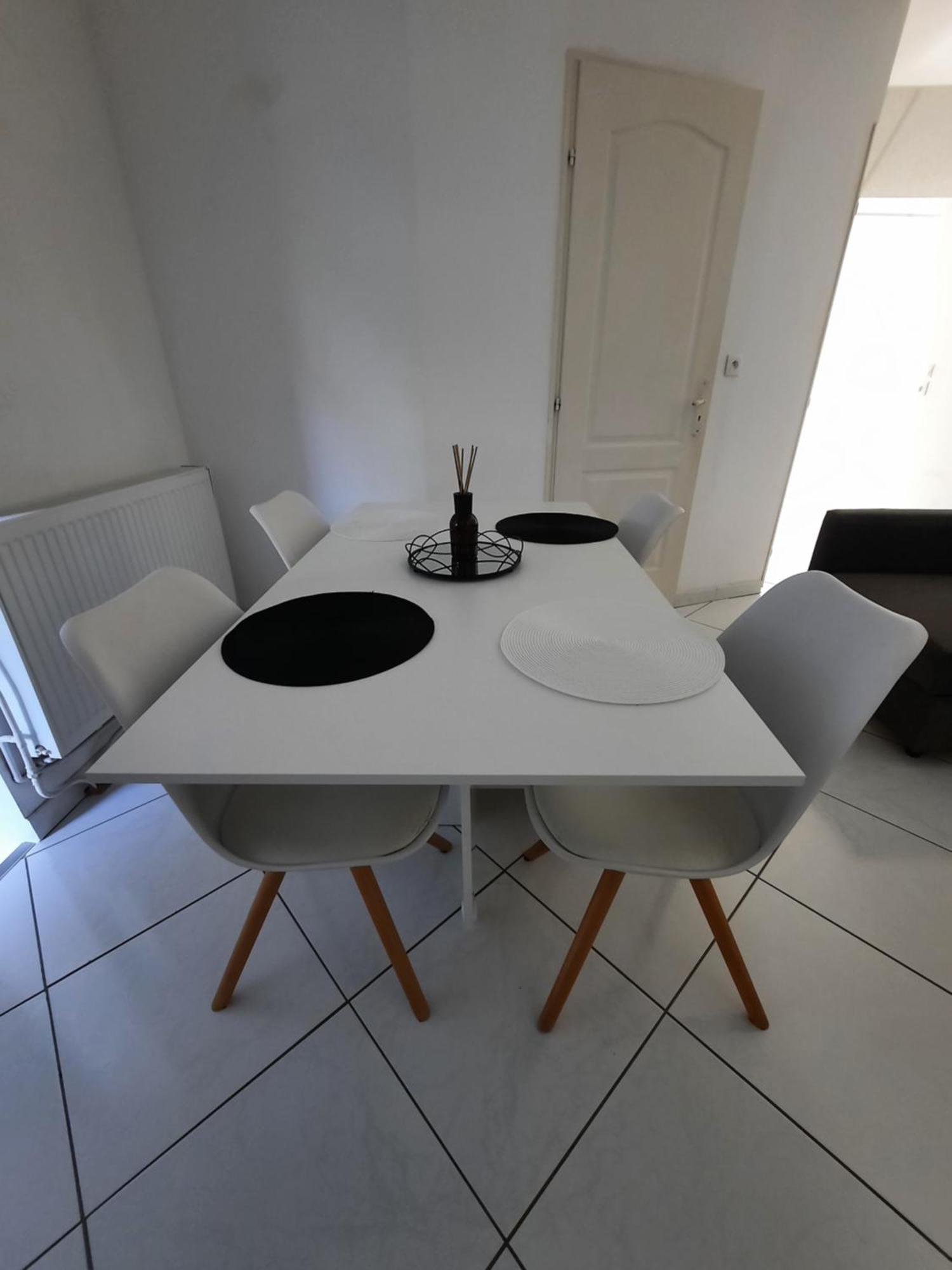Le-Bon-Appart De Plain-Pied Avec Terrasse Auxonne Exterior photo