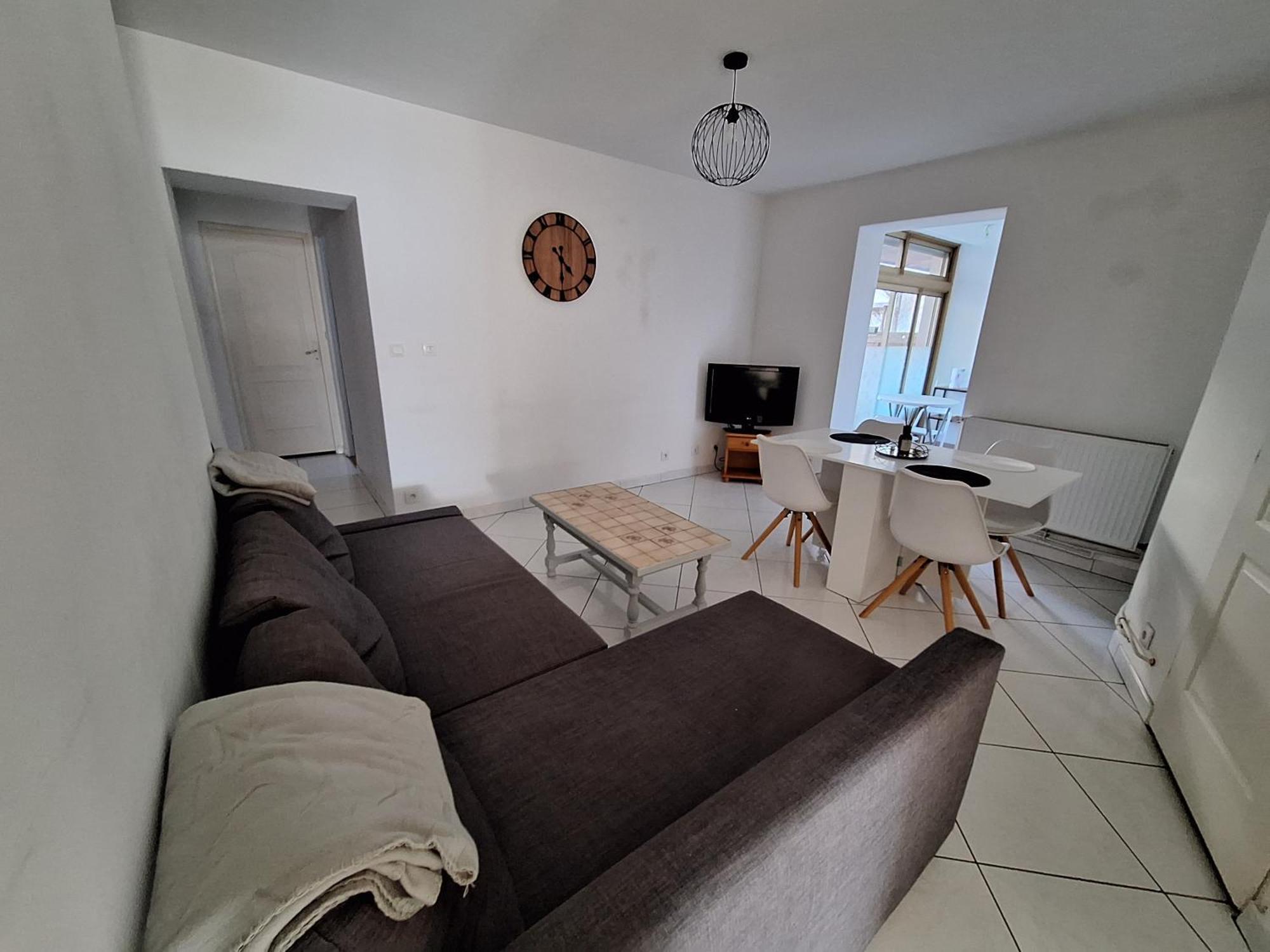 Le-Bon-Appart De Plain-Pied Avec Terrasse Auxonne Exterior photo